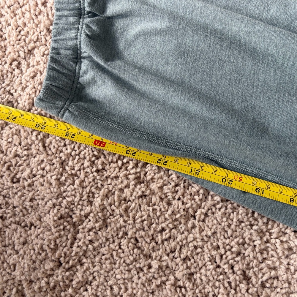 Vuori Women’s Boyfriend Dream Knit Jogger Pants Size M Laurel Heather - Picture 14 of 14